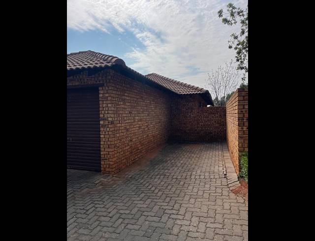 3 BEDROOM HOUSE FOR SALE IN AMANDASIG